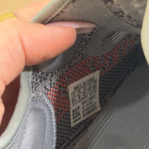 adidas Yeezy Boost 350 V2 Zebra-like stripes Men\'s Size 9.5 adidas Yeezy Boost 350 V2 Zebra-like stripes Men\'s Size 9.5